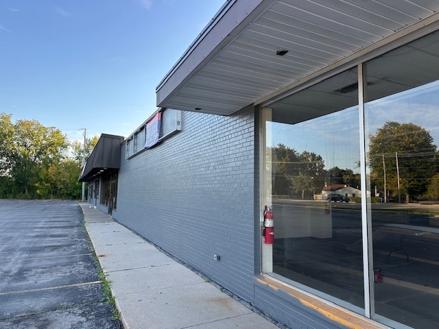336 N Military Ave, Green Bay, WI for lease - Building Photo - Image 2 of 6