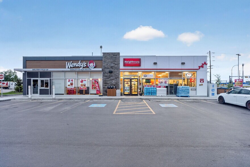 4905 Roper Rd NW, Edmonton, AB à louer - Photo du bâtiment - Image 3 de 33