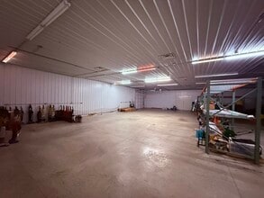 3500 Constitution Dr, Springfield, IL for lease Interior Photo- Image 2 of 25
