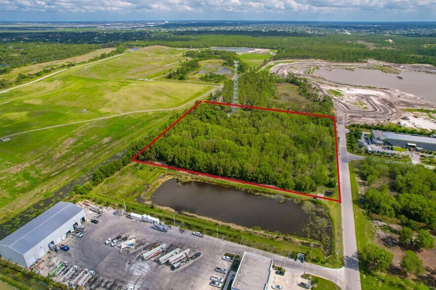 1910 SW Poma Dr, Palm City, FL à vendre - Photo du bâtiment - Image 2 de 5