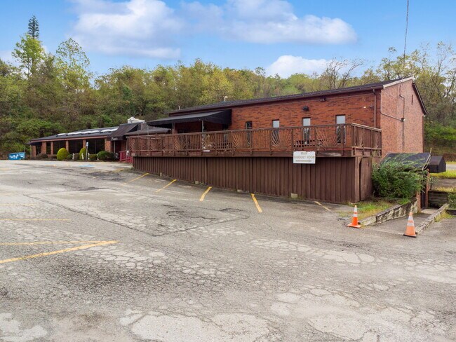 Plus de détails pour 951 Old Frankstown Rd, Pittsburgh, PA - Commerce de détail à vendre