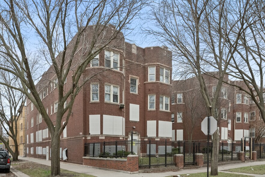6952-6958 S Paxton Ave, Chicago, IL à vendre - Photo du bâtiment - Image 2 de 8