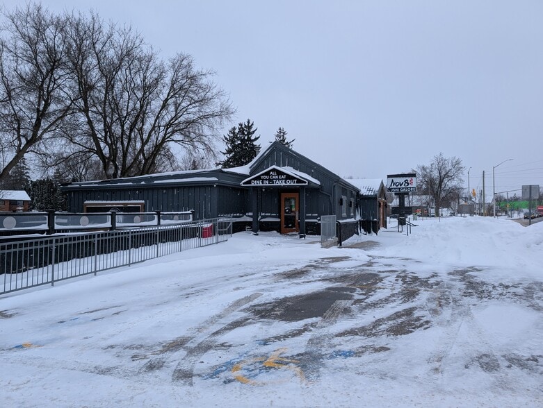 2300 Wharncliffe Rd S, London, ON for sale - Building Photo - Image 2 of 27