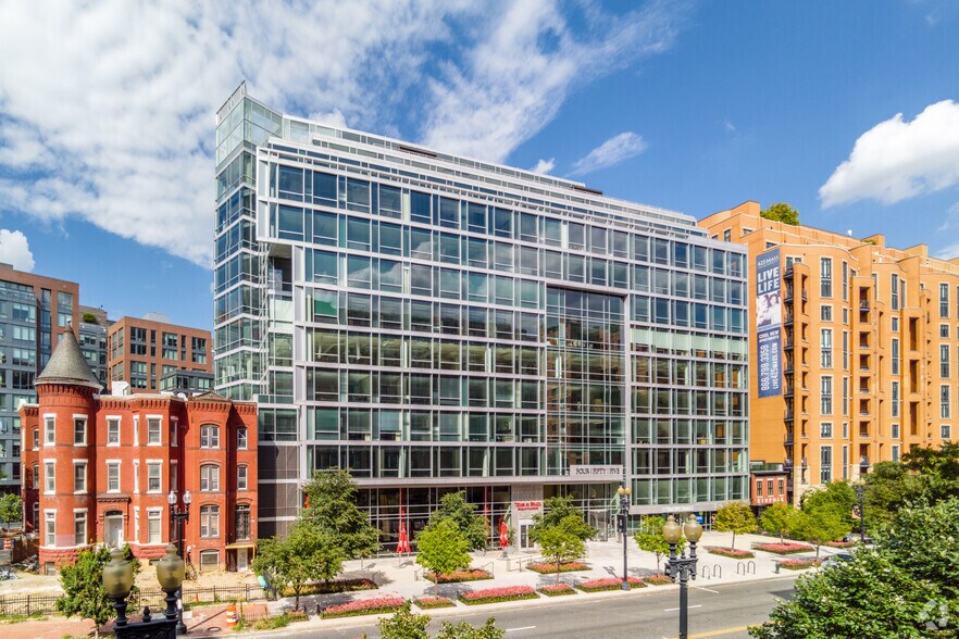 455 Massachusetts Ave NW, Washington, DC à louer - Photo du bâtiment - Image 1 de 16