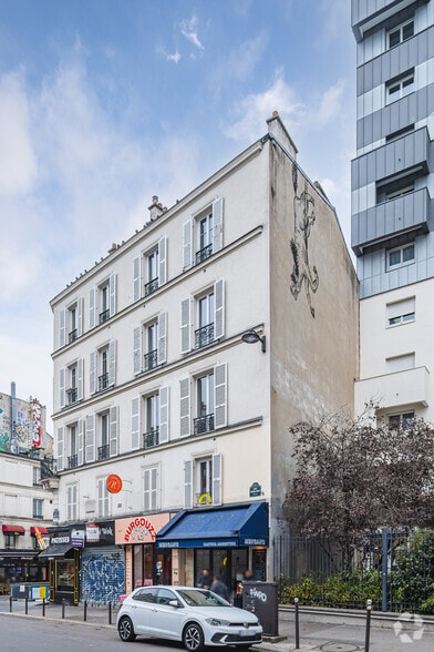 Retail in Paris for lease - Building Photo - Image 2 of 5