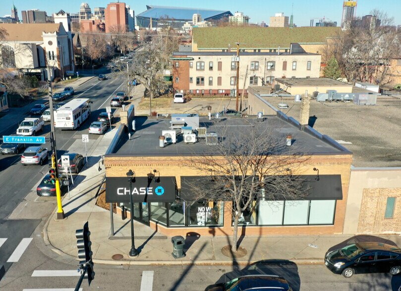 1100 Franklin Ave E, Minneapolis, MN à vendre - Photo du bâtiment - Image 3 de 4