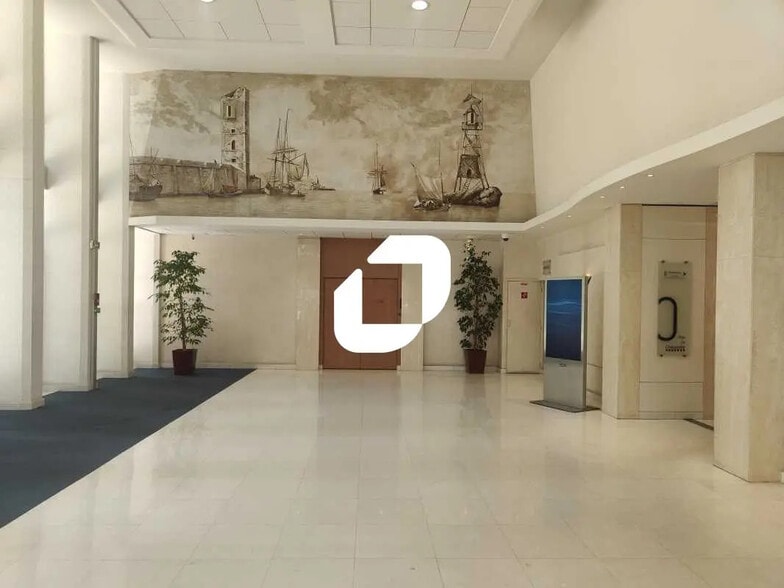 1-9 Place De La Pyramide, Puteaux for sale - Building Photo - Image 2 of 10