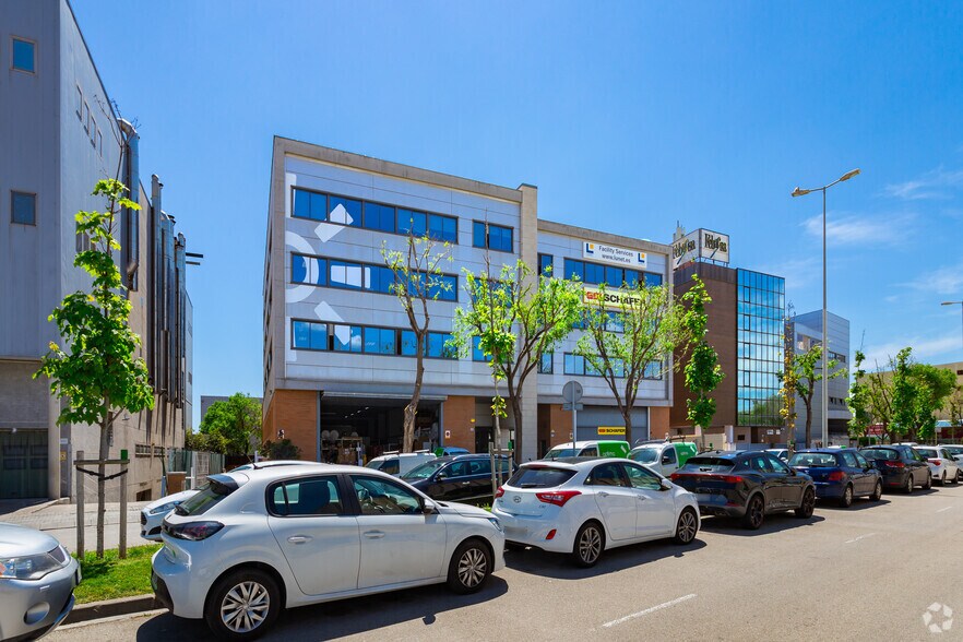 Bureau dans L'Hospitalet de Llobregat, Barcelona à louer - Photo du bâtiment - Image 2 de 4