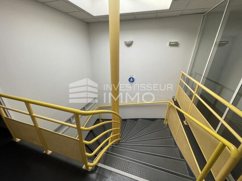 Flex in Vulaines-sur-Seine for sale - Interior Photo - Image 2 of 7