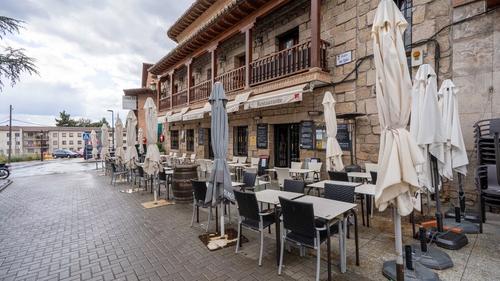 Commerce de détail dans Manzanares el Real, Madrid à vendre - Photo du bâtiment - Image 3 de 15