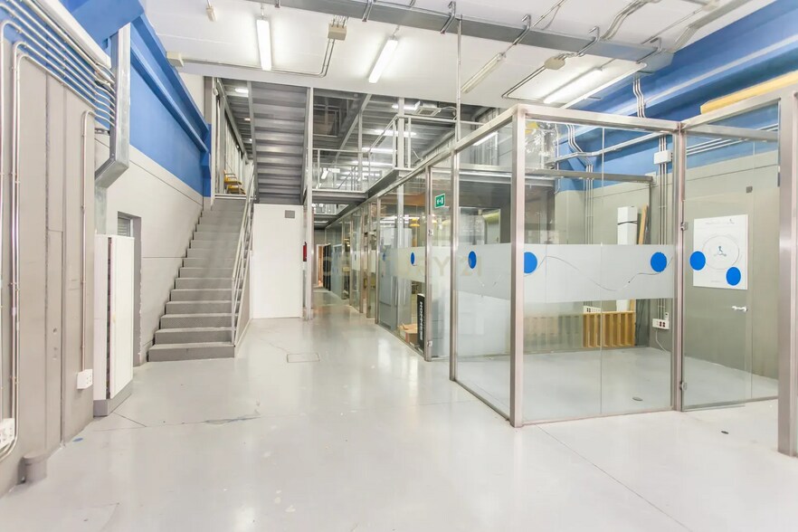 Industriel dans Arroyomolinos, Madrid à louer - Photo intérieure - Image 2 de 18