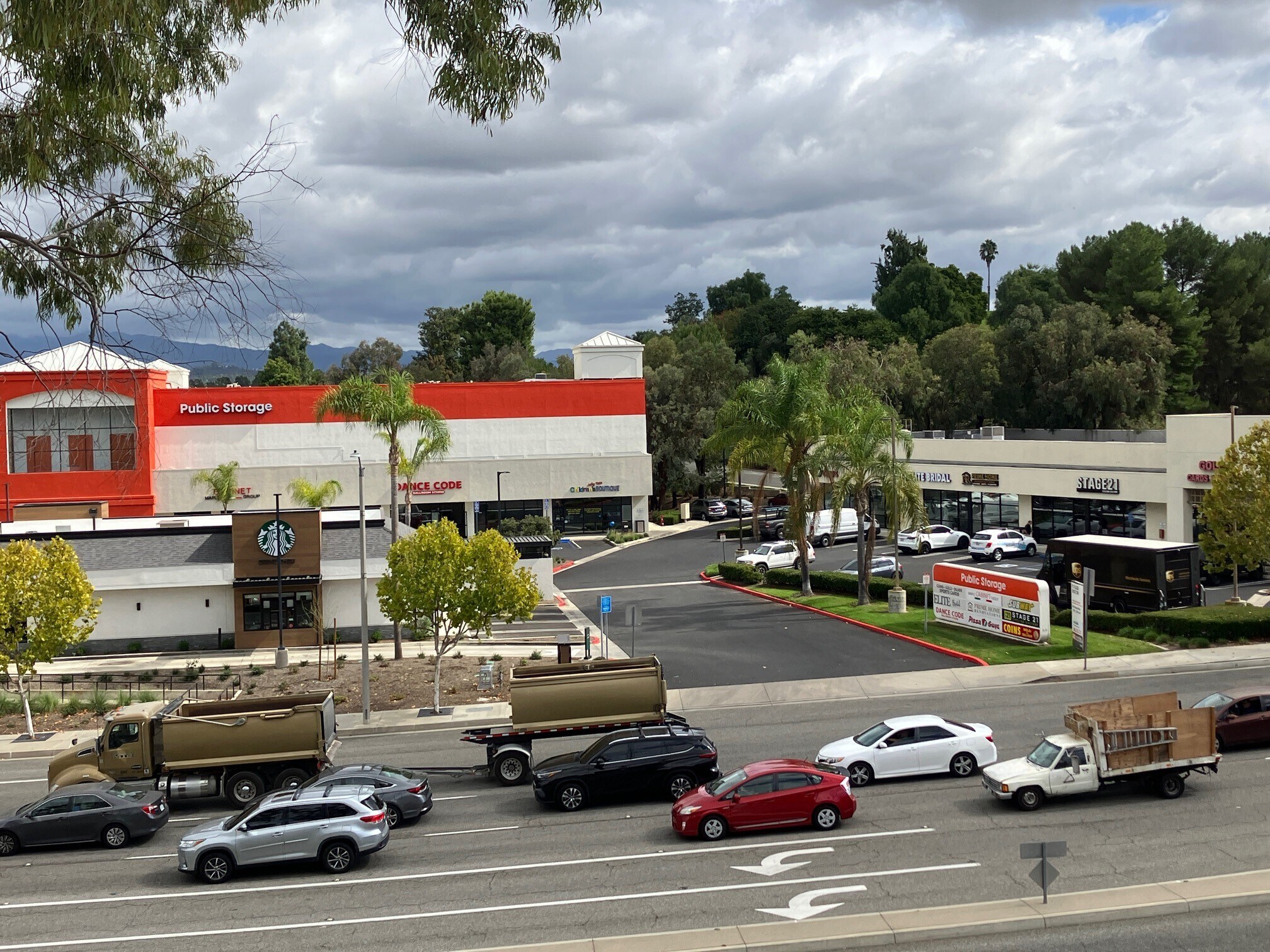 23582 Moulton Pky, Laguna Woods, CA à louer Photo du bâtiment- Image 1 de 4