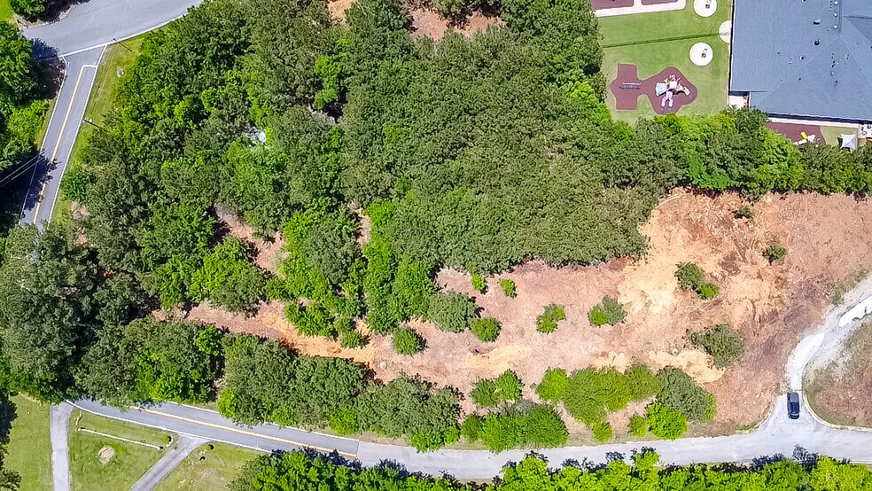 1550 Summit Chase Dr, Snellville, GA à vendre - Photo du bâtiment - Image 3 de 5