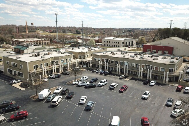 More details for 502-504 E Cornwallis Dr, Greensboro, NC - Retail for Sale