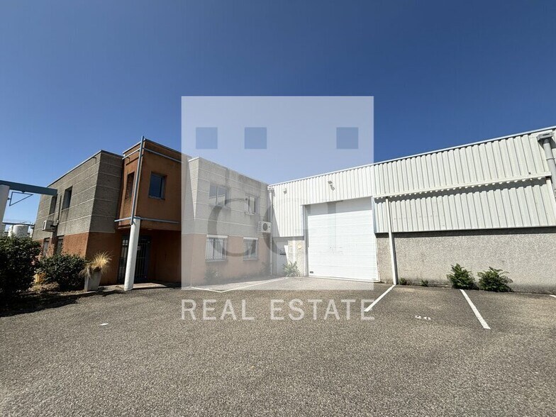 Flex in Chassieu for lease - Building Photo - Image 1 of 22