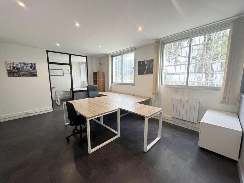 Rue Taine, Paris à vendre - Photo du bâtiment - Image 1 de 10