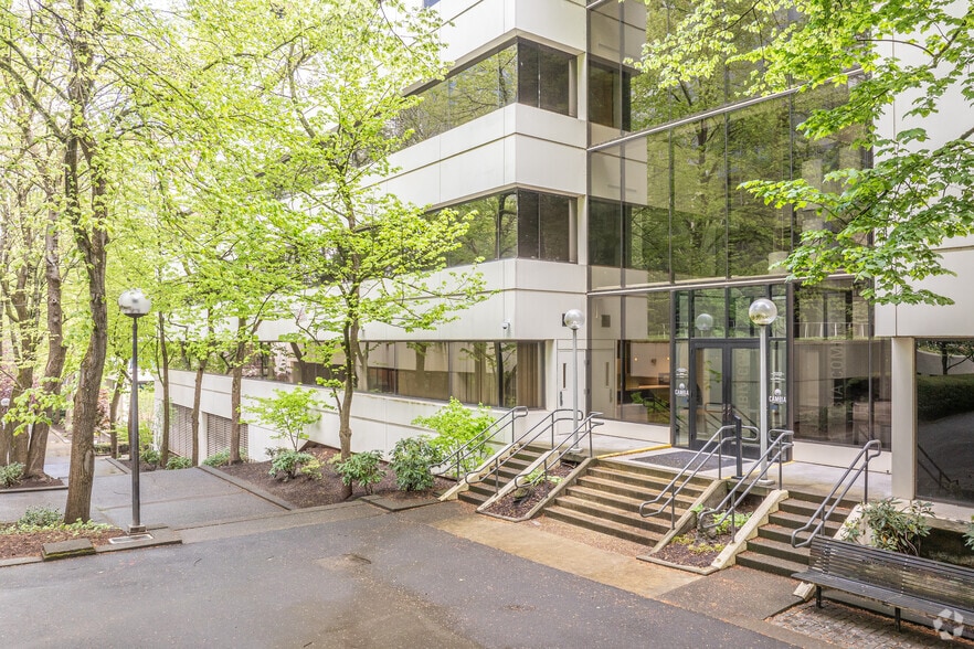 1621 SW 1st Ave, Portland, OR for lease - Building Photo - Image 2 of 5