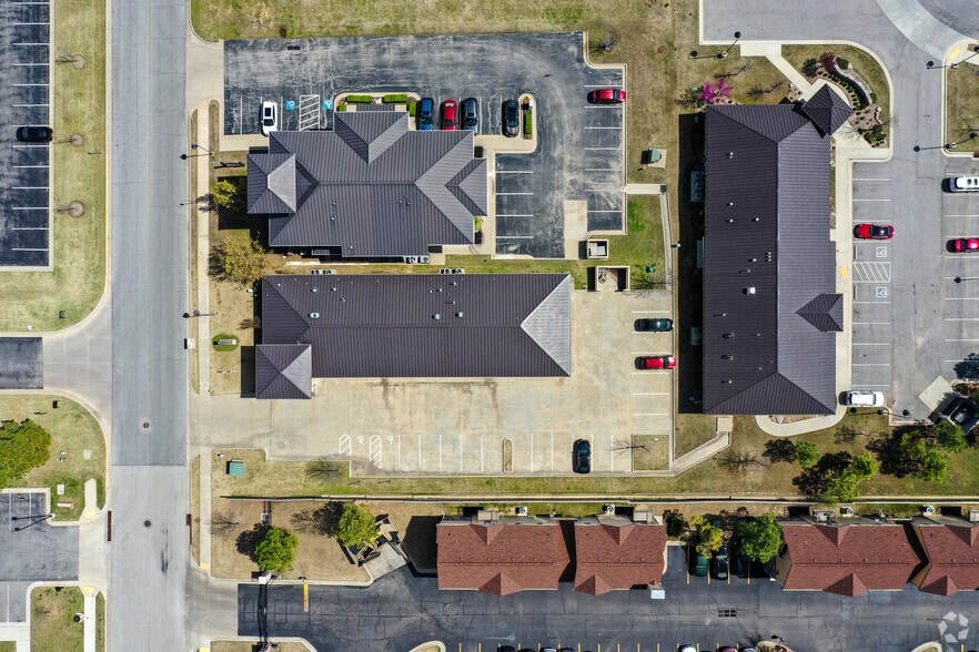 10106 E 79th St, Tulsa, OK for sale - Aerial - Image 3 of 10
