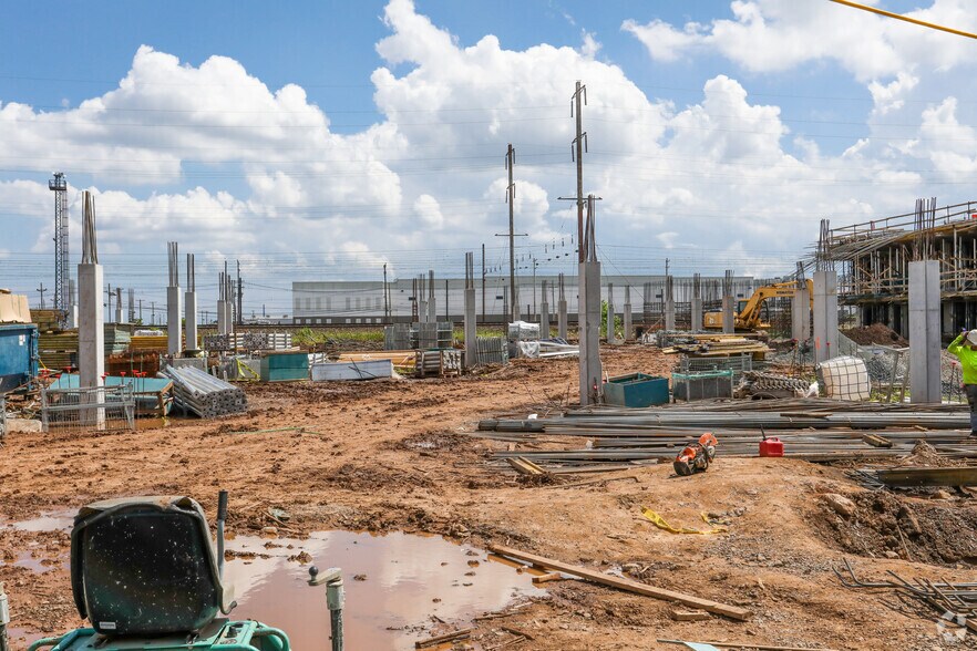 1001 W Elizabeth Ave, Linden, NJ à louer - Photo du bâtiment - Image 3 de 6