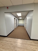 2400 Poplar Ave, Memphis, TN for lease Interior Photo- Image 2 of 7