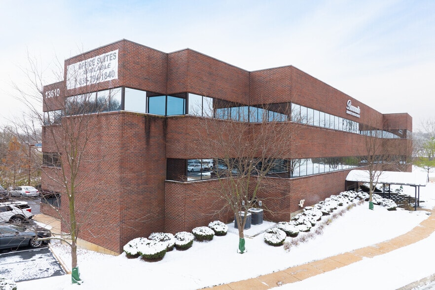 13610 Barrett Office Dr, Ballwin, MO for lease - Building Photo - Image 3 of 9