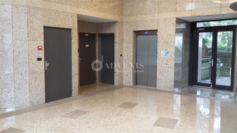 Office in Noisy-le-Grand for lease - Building Photo - Image 2 of 10