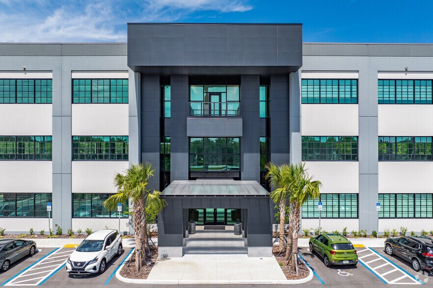 17907 Aprile Dr, Land O' Lakes, FL à louer - Photo du bâtiment - Image 2 de 5