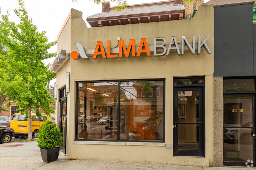 2820 Ditmars Blvd, Astoria, NY à louer - Photo du bâtiment - Image 2 de 3