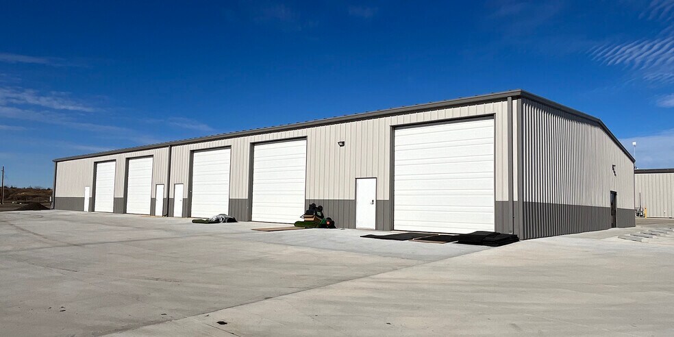 1335 SW Auburn Rd, Topeka, KS à louer - Photo du bâtiment - Image 3 de 7