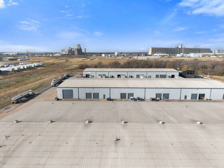 812-814 Blue Mound Rd, Saginaw, TX à louer - Photo du bâtiment - Image 3 de 48