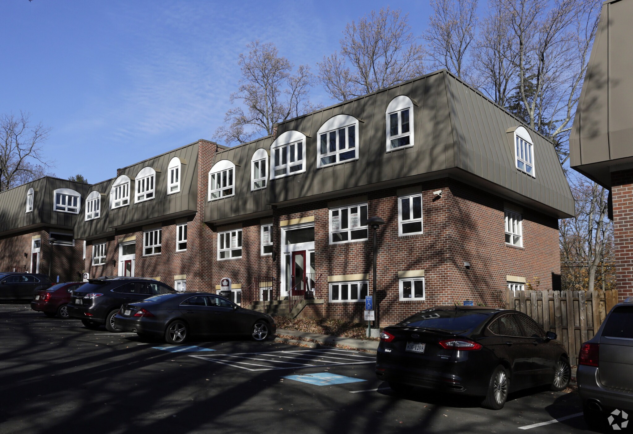 10621-10623 Jones St, Fairfax, VA à vendre Photo principale- Image 1 de 11