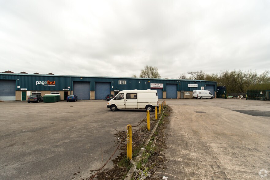 Caton Rd, Lancaster à louer - Photo du bâtiment - Image 2 de 3
