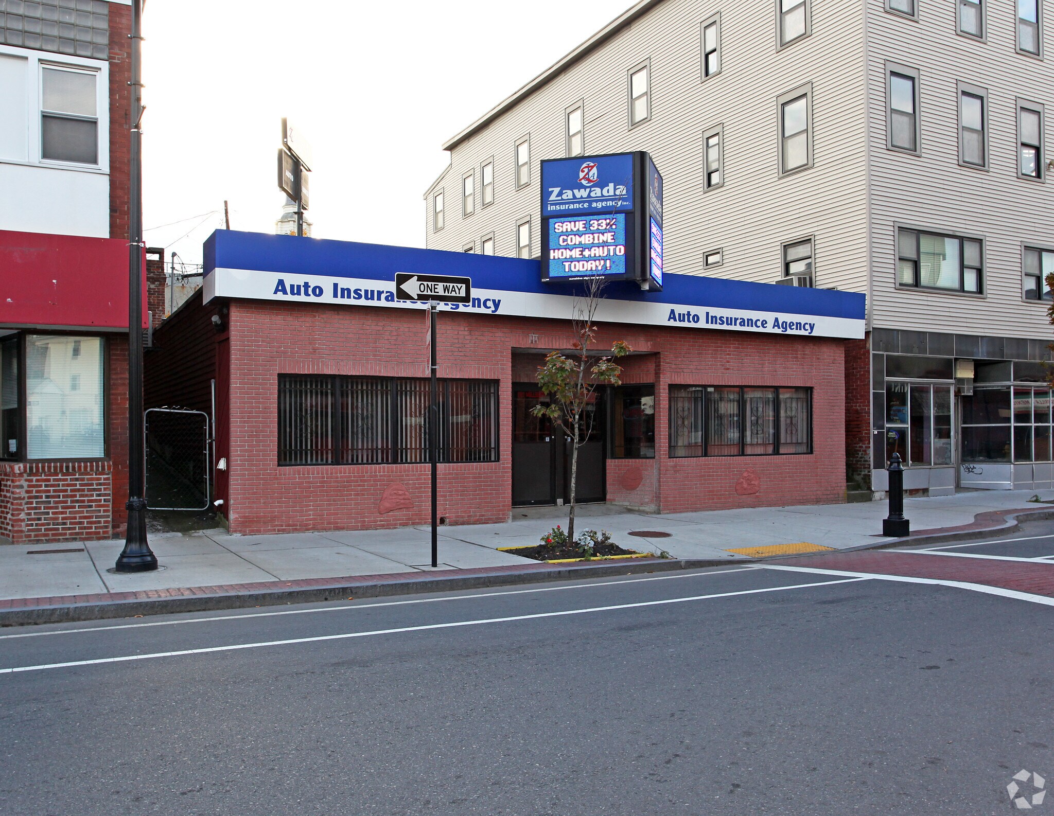 131 Millbury St, Worcester, MA à louer Photo principale- Image 1 de 21