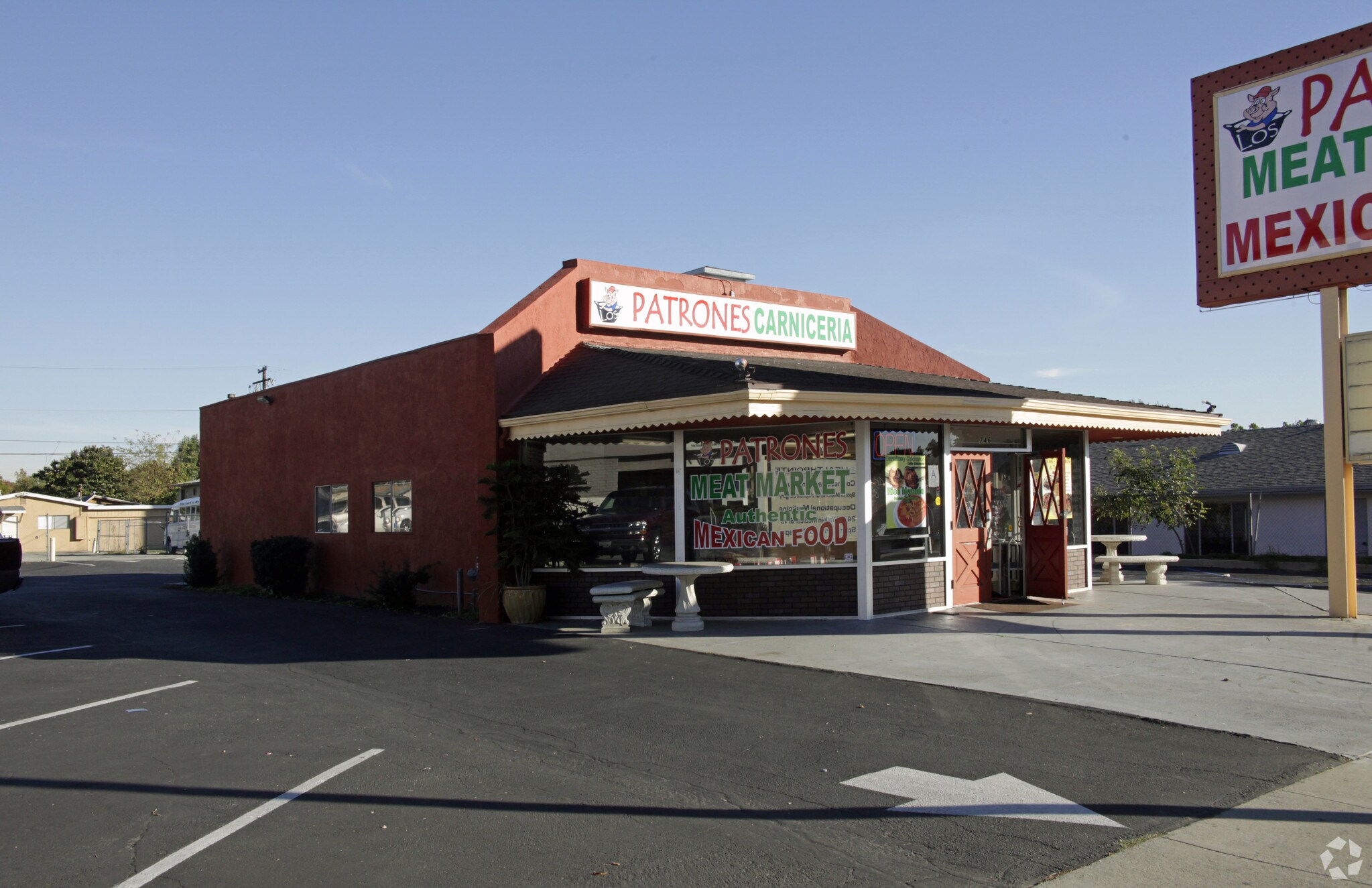 746 N Mountain Ave, Ontario, CA à louer Photo principale- Image 1 de 30