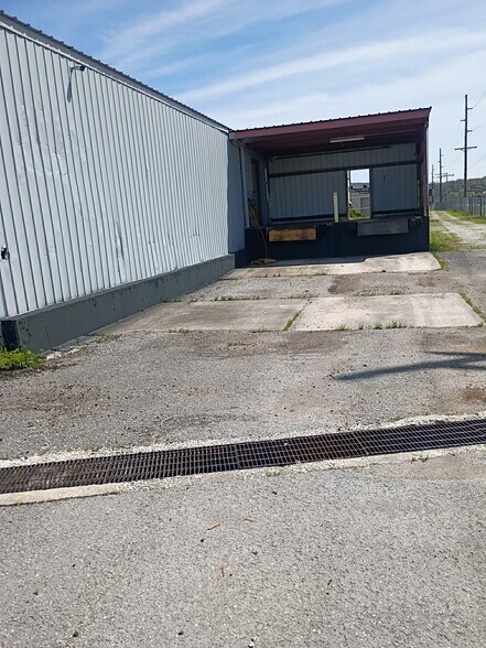 712 Industrial Ln, Oneida, TN à vendre - Photo du bâtiment - Image 3 de 35
