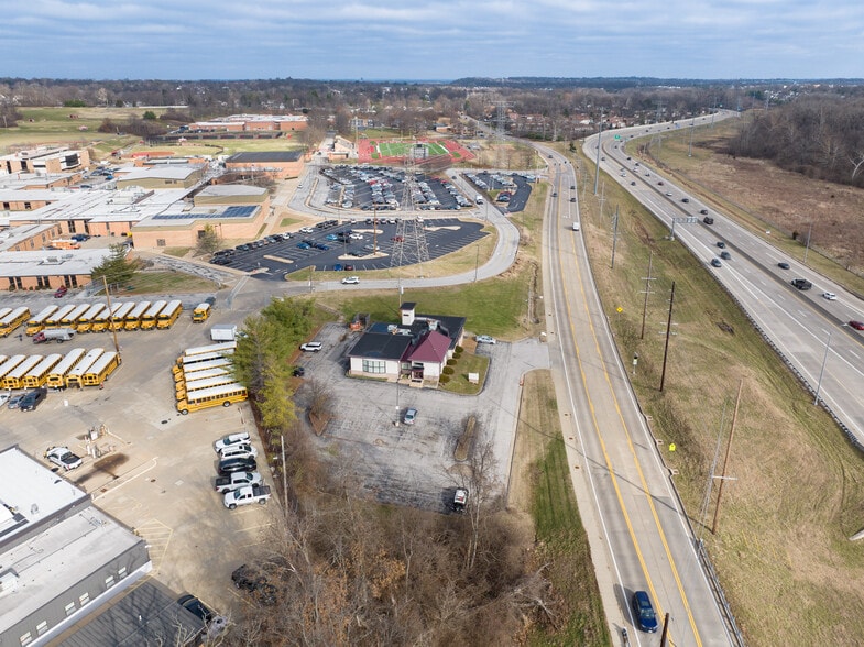 357 N Woods Mill Rd, Chesterfield, MO for sale - Building Photo - Image 3 of 8