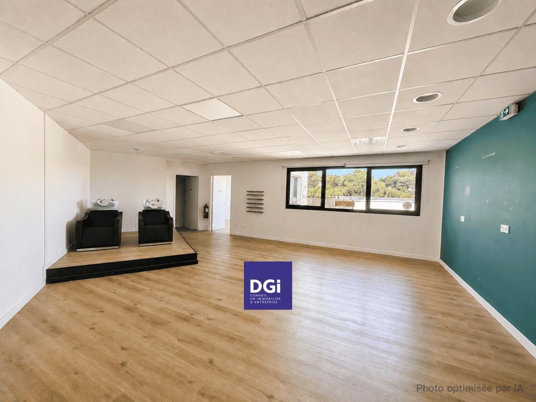 Route De Sauve, Nîmes for lease Interior Photo- Image 1 of 6
