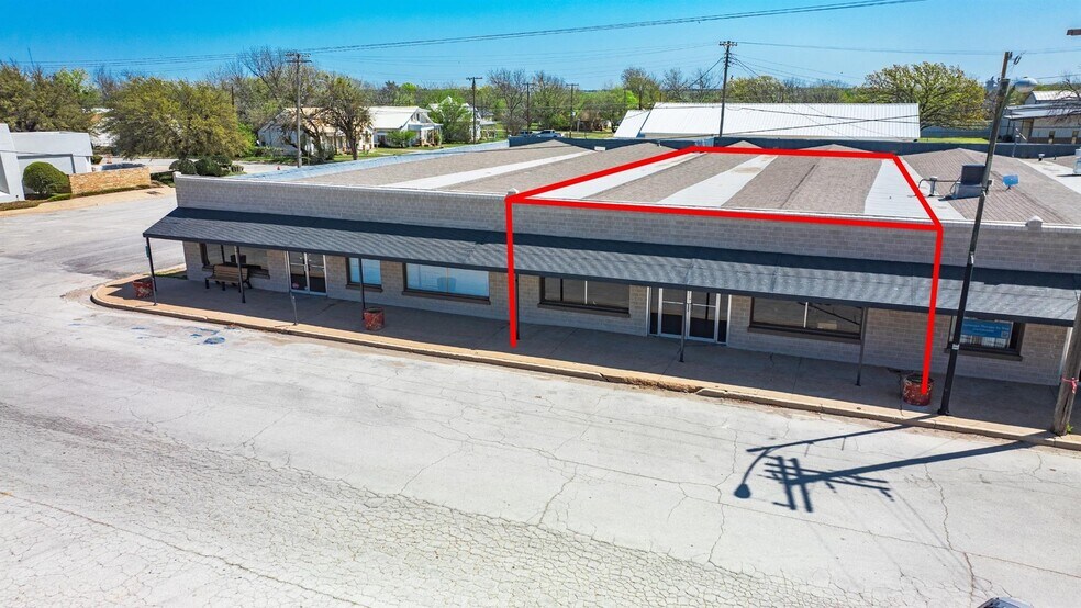 128 N Church St, Jacksboro, TX à vendre - Photo du bâtiment - Image 3 de 5
