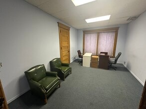 16-20 W Huron St, Pontiac, MI for lease Interior Photo- Image 2 of 3
