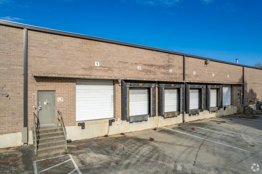4660 Hammermill Rd, Tucker, GA à louer - Photo du bâtiment - Image 3 de 13