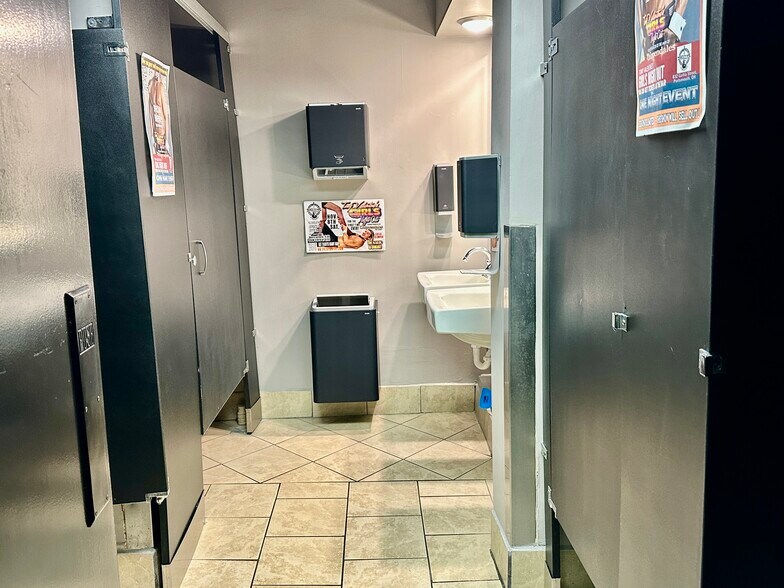 832 Gallia St, Portsmouth, OH à vendre - Photo intérieure - Image 3 de 97