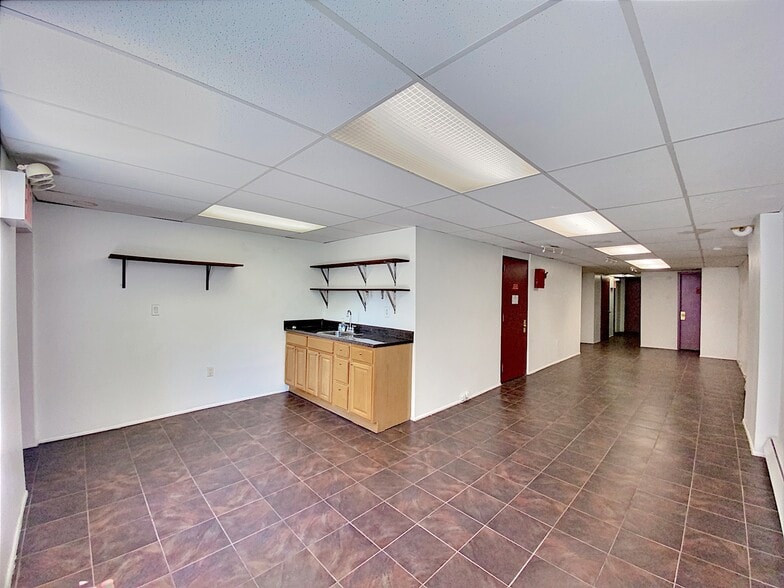 156 E 109th St, New York, NY for lease - Building Photo - Image 2 of 18