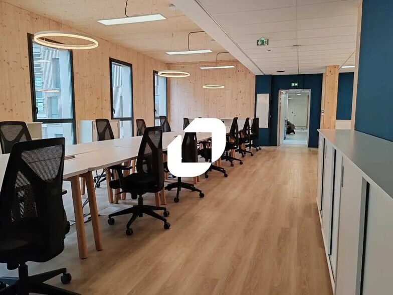Office in Montpellier for lease - Building Photo - Image 2 of 16