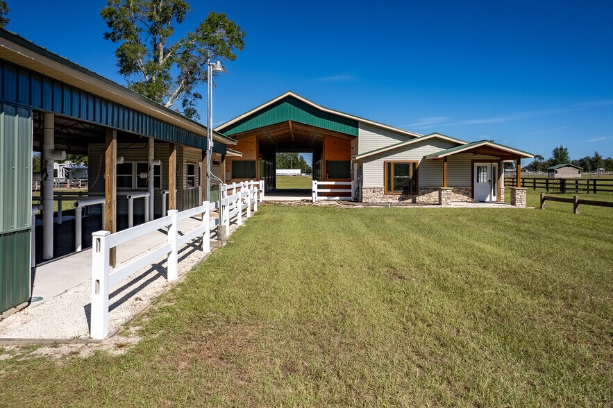 20221 SW 5th Pl, Dunnellon, FL à vendre - Photo du bâtiment - Image 2 de 70