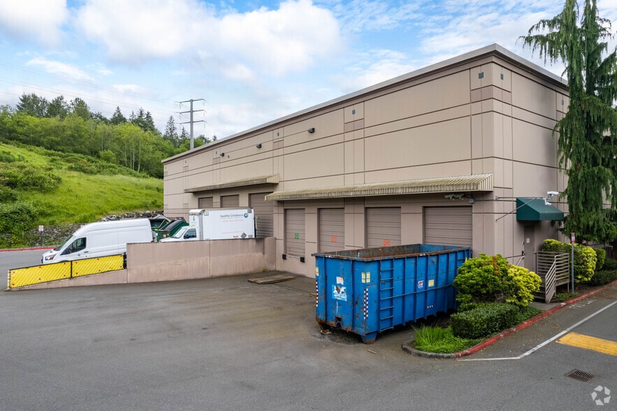 2525 220th St SE, Bothell, WA à louer - Photo du bâtiment - Image 3 de 5