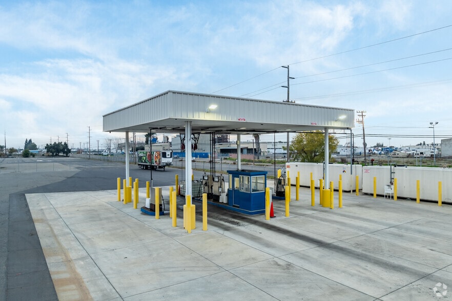 536 S Mariposa Rd, Modesto, CA for lease - Building Photo - Image 2 of 4