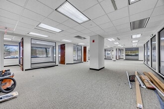 100 Corporate Dr, Lebanon, NJ for lease Interior Photo- Image 2 of 7