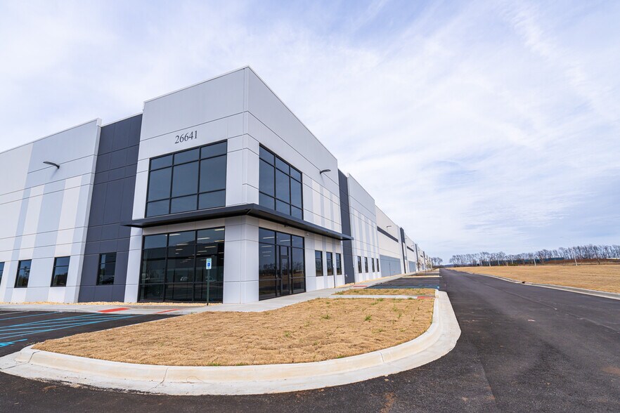 Distribution Blvd. NW, Madison, AL à vendre - Photo du bâtiment - Image 3 de 3