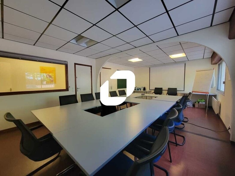 Bureau dans Évry-Courcouronnes à vendre - Photo intérieure - Image 2 de 16