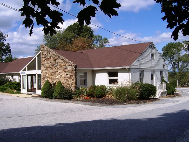 1691 Horse Shoe Pike, Glenmoore, PA for lease - Building Photo - Image 1 of 6